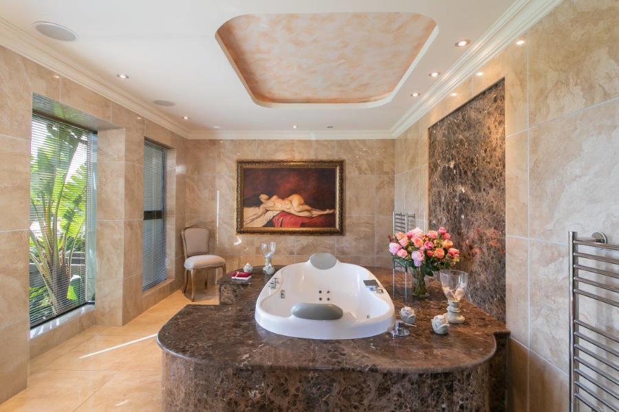 5 Bedroom Property for Sale in Pezula Golf Estate Western Cape